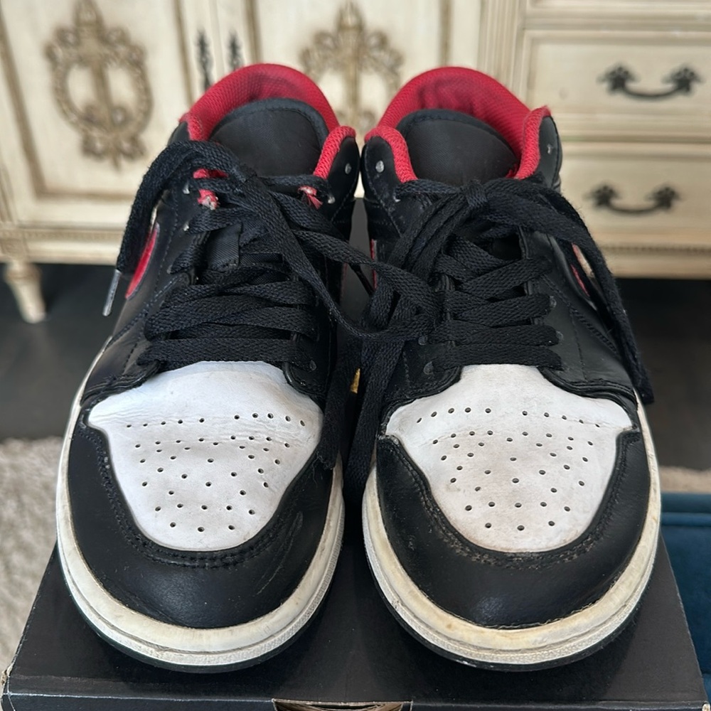 Air Jordan 1 Low- Men’s size 8